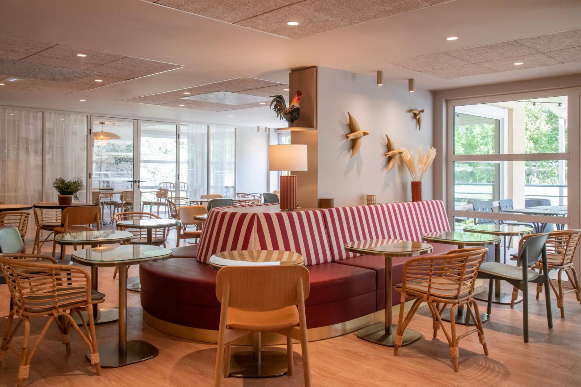 Ibis Golfe De Saint-Tropez Hotel Коголен Екстериор снимка
