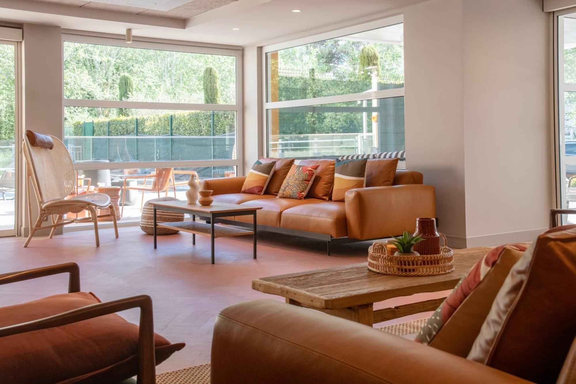 Ibis Golfe De Saint-Tropez Hotel Коголен Екстериор снимка