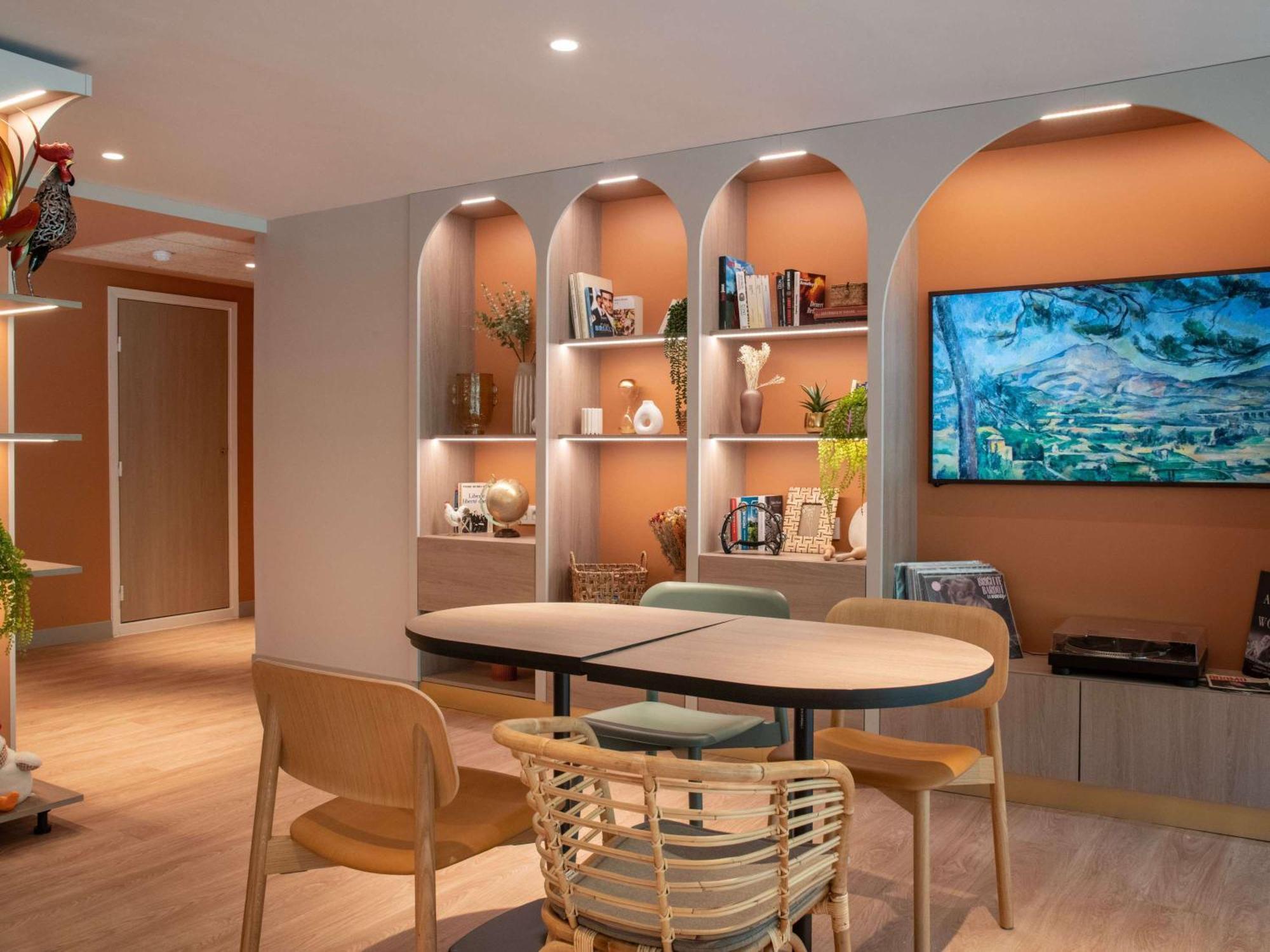 Ibis Golfe De Saint-Tropez Hotel Коголен Екстериор снимка