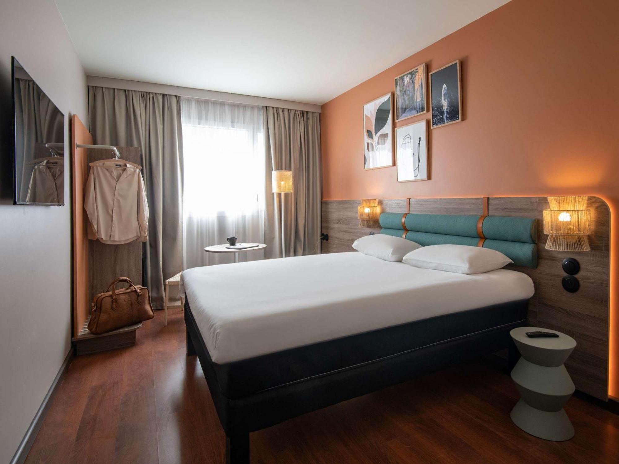 Ibis Golfe De Saint-Tropez Hotel Коголен Екстериор снимка