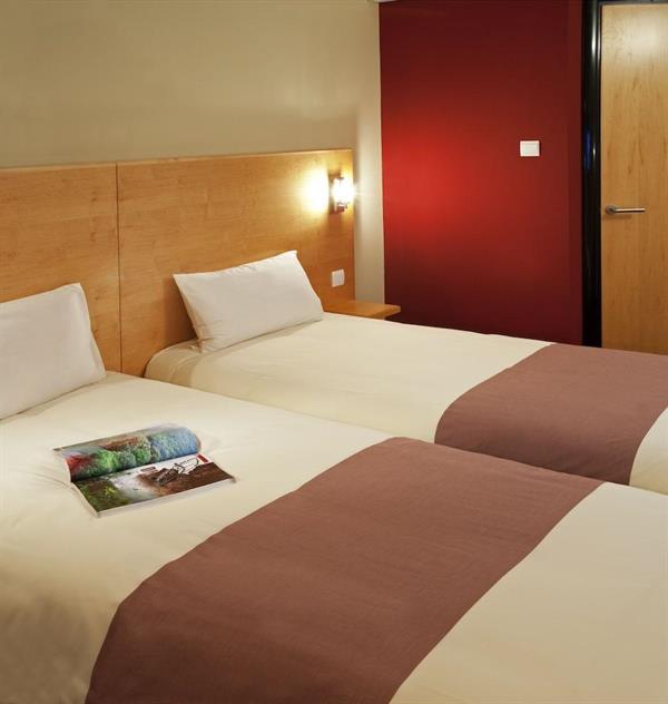 Ibis Golfe De Saint-Tropez Hotel Коголен Екстериор снимка